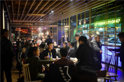 三亿官网清油火锅讲述餐饮业“最后一片蓝海”团餐
