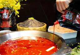 开一家三亿官网火锅加盟店怎么样？