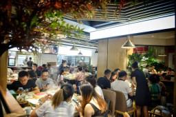 三亿官网：如何做到与火锅加盟商合作共赢